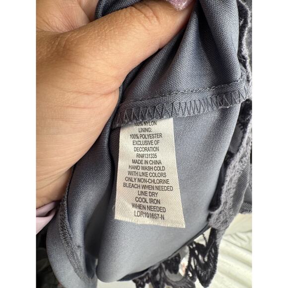 Socialite Women's Slate Gray Blue Lace Overlap Short Sleeve V-Neck Dress Medium - Picture 5 of 5